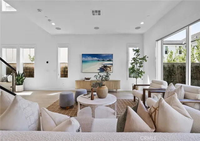 Photo 4 of Sale Pending at 121 Sweet Juniper, Lake Forest, CA 92630 | MLS# OC26164095 | Listing updated on 2026-10-04
