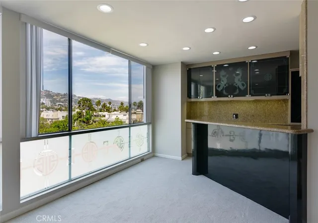 Listing Photo 4 - Condo for sale in building located at 441 N Oakhurst, Beverly Hills, CA 90210 - Unit #604