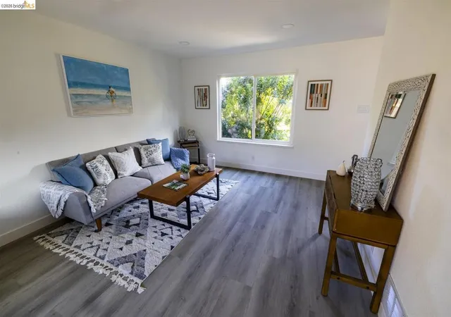 Photo 3 of Sale Pending at 140 El Capitan Ln, Antioch, CA 94509 | MLS# 41143069 | Listing updated on 2026-10-09