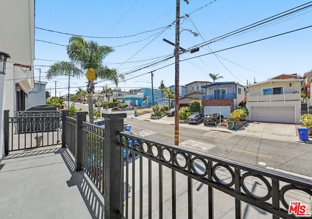 5th image of 1633 Van Horne Ln, Redondo Beach, CA 90278 | MLS# 26863149