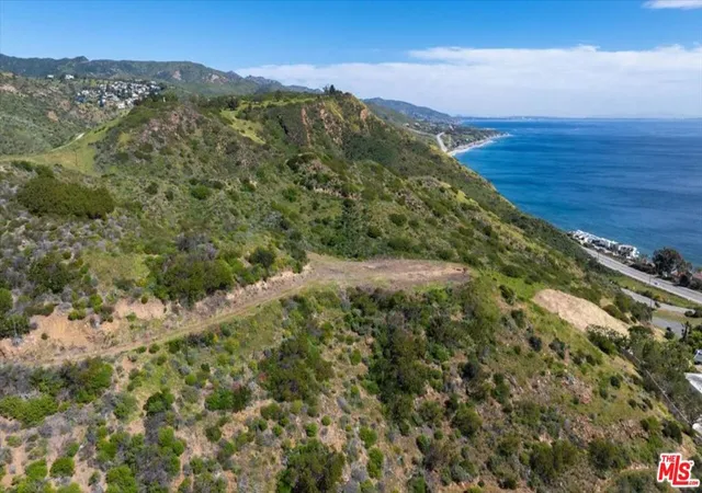 5th image of 26907 Sea Vista Dr, Malibu, CA 90265 | MLS# 26863975