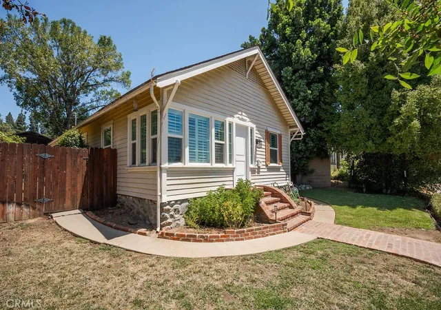 Photo 2 of Single family home for sale at 237 West 4th, San Dimas, CA 91773 | MLS# CV26163846 | Listing updated on 2026-10-10