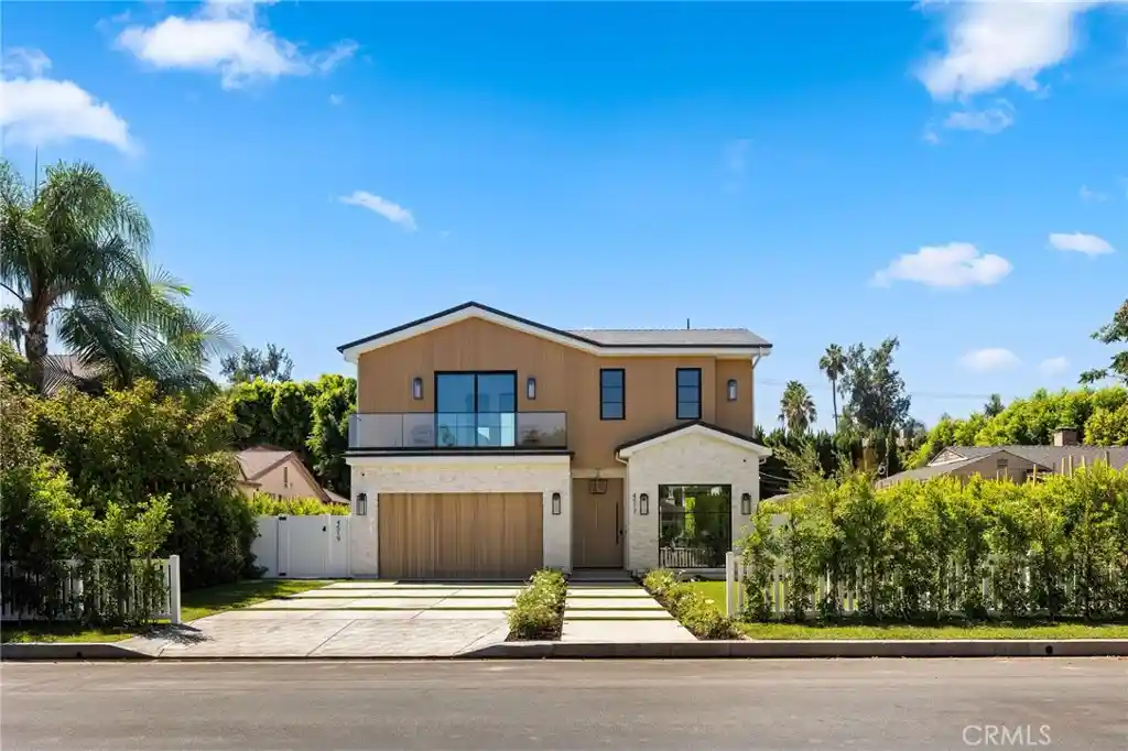 Single family home for sale at 4517 Longridge Ave, Sherman Oaks, CA 91423 | MLS# SR26160526