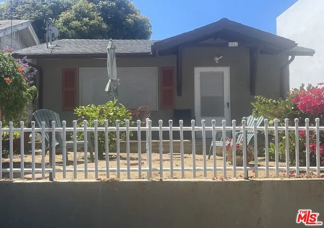 1st image of 1012 Emerald St, Redondo Beach, CA 90277 | MLS# 26865377