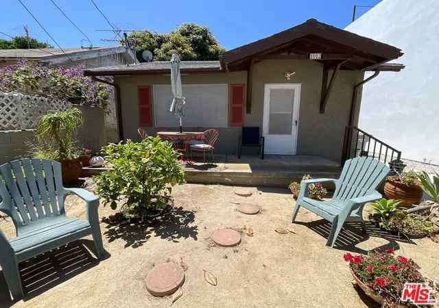 2nd image of 1012 Emerald St, Redondo Beach, CA 90277 | MLS# 26865377