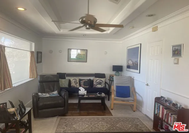 3rd image of 1012 Emerald St, Redondo Beach, CA 90277 | MLS# 26865377