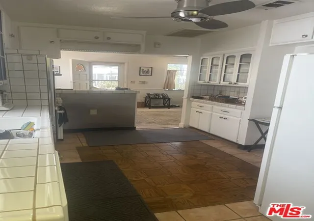 4th image of 1012 Emerald St, Redondo Beach, CA 90277 | MLS# 26865377