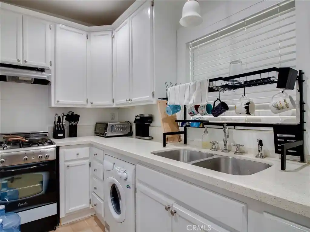 Photo 1 of Condo for sale at 323 W 4th #101, Long Beach, CA 90802 | MLS# PW26163726 | Listing updated on 2026-10-19