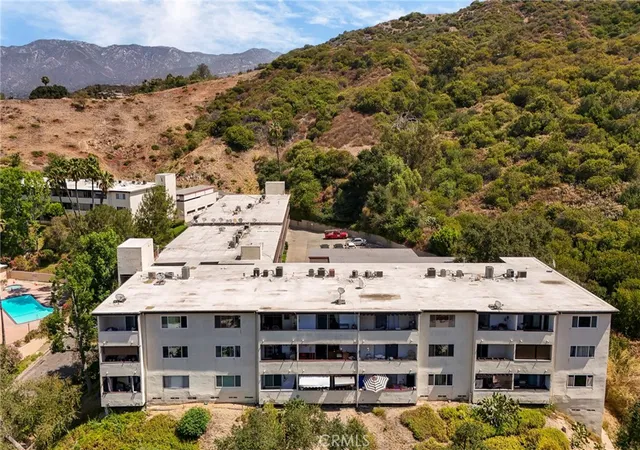 Listing Photo 4 - Condo for sale in building located at 1935 Alpha Rd, Glendale, CA 91208 - Unit #230