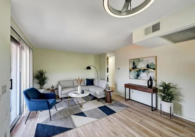 Listing Photo 2 - Condo for sale in building located at 13238 Wimberly Sq, San Diego, CA 92128 - Unit #194