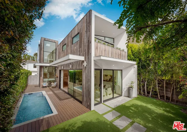 Photo 1 of Single family home for sale at 1620 Electric Ave, Venice, CA 90291 | MLS# 26844959 | Listing updated on 2026-09-04