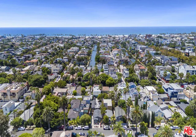 10th image of 2341 Beach Ave, Venice, CA 90291 | MLS# 26864945