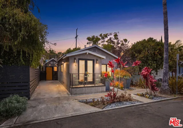 1st image of 2341 Beach Ave, Venice, CA 90291 | MLS# 26864945