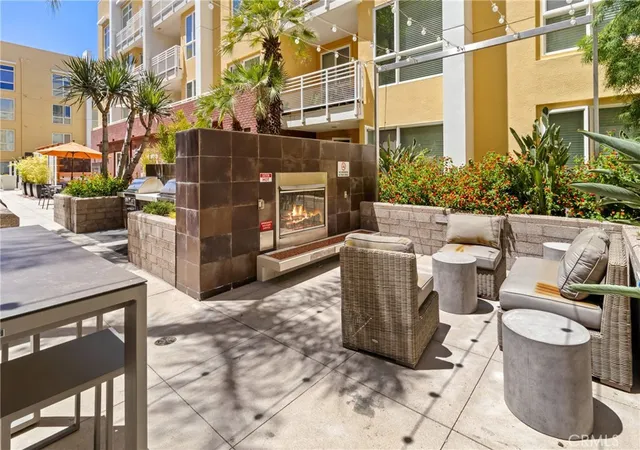 Photo 3 of Condo for sale at 21301 Erwin St #511, Woodland Hills, CA 91367 | MLS# SR26165008 | Listing updated on 2026-10-03