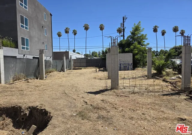 3rd image of 14822 Delano St, Los Angeles, CA 91411 | MLS# 26865503