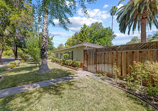 3rd image of 905 El Rio Dr, San Jose, CA 95125 | MLS# ML82055812
