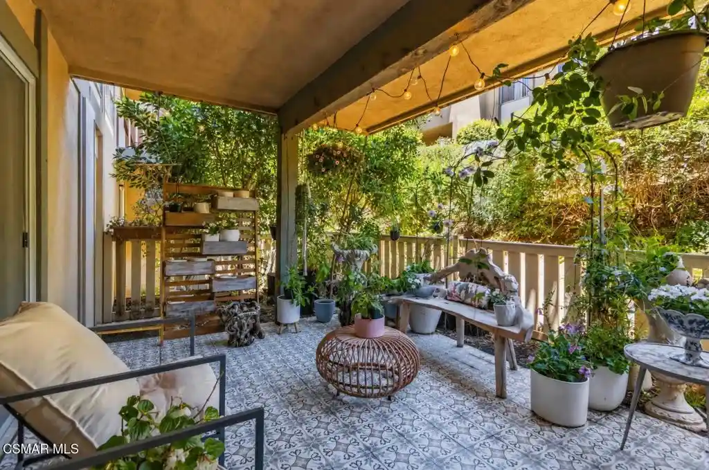 Listing Photo 1 - Condo for sale in 255 Sequoia Ct located at 255 Sequoia Ct, Thousand Oaks, CA 91360 - Unit #14