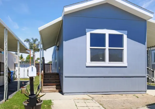 Photo 2 of Manufactured home for sale at 1040 38th #6, Santa Cruz, CA 95062 | MLS# ML82055836 | Listing updated on 2026-09-07
