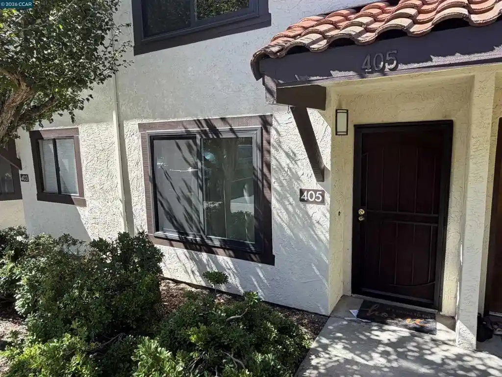 Listing Photo 1 - Condo for sale in 405 Del Valle Cir located at 405 Del Valle Cir, El Sobrante, CA 94803 - Unit 405 Del Valle Cir