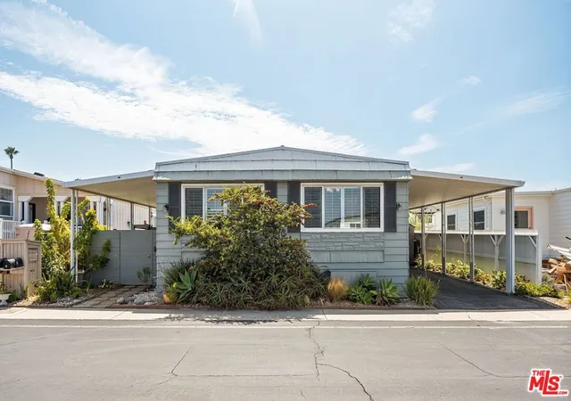 Photo 3 of Manufactured home for sale at 29500 Heathercliff Rd #9, Malibu, CA 90265 | MLS# 26862891 | Listing updated on 2026-10-05