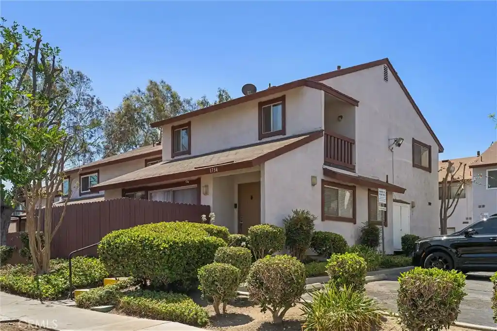 Listing Photo 1 - Condo for sale in 1734 Bradbury Dr located at 1734 Bradbury Dr, Montebello, CA 90640 - Unit #74