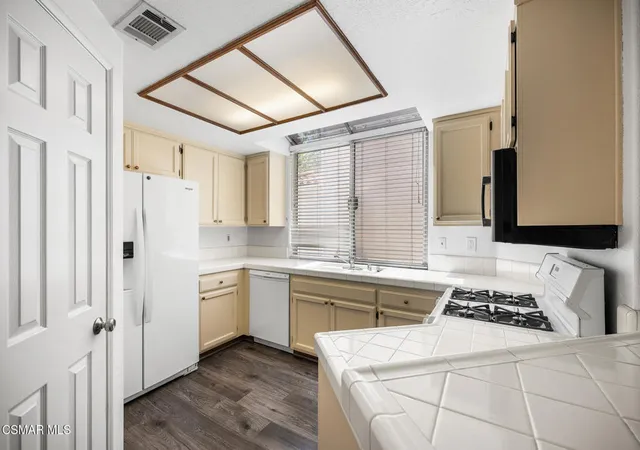 2nd image of 850 Vista Arriago, Camarillo, CA 93012 | MLS# 226003605