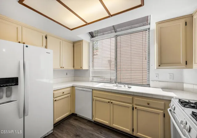 3rd image of 850 Vista Arriago, Camarillo, CA 93012 | MLS# 226003605