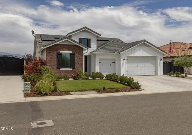 2nd image of 6909 Aquamarine Dr, Bakersfield, CA 93306 | MLS# V1-37873
