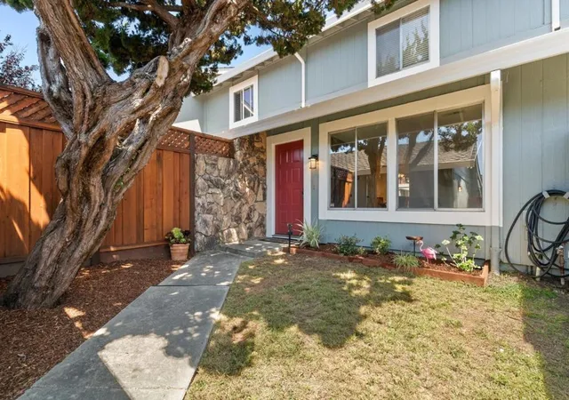 Photo 3 of Sale Pending at 406 Sailfish Dr, Aptos, CA 95003 | MLS# ML82055876 | Listing updated on 2026-10-10