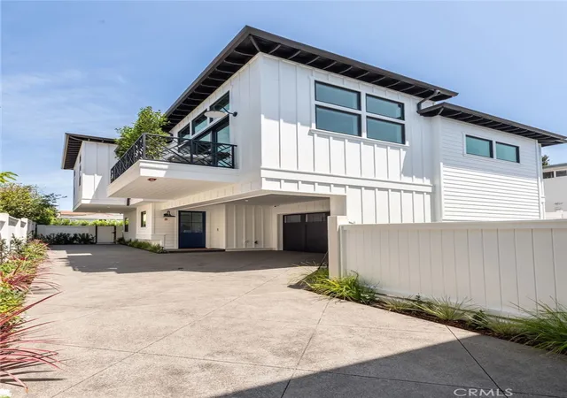 Photo 2 of Condo for sale at 2303 Marshallfield Ln #B, Redondo Beach, CA 90278 | MLS# SB26164946 | Listing updated on 2026-10-11