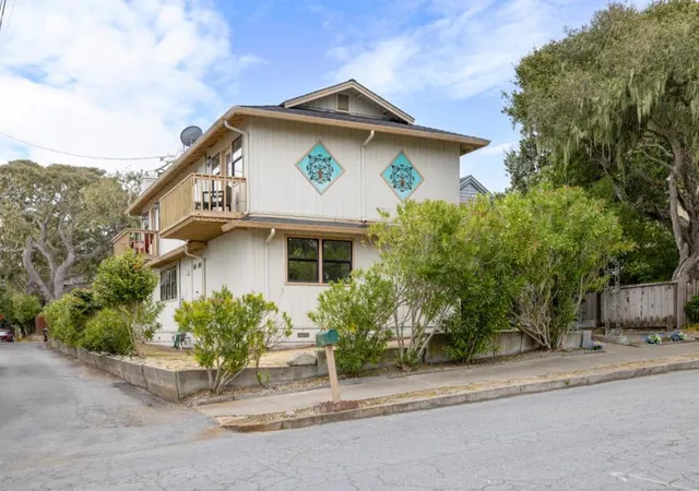 Photo 1 of Single family home for sale at 917 Fountain Ave, Pacific Grove, CA 93950 | MLS# ML82055432 | Listing updated on 2026-10-12