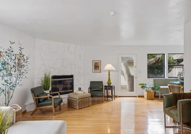 Photo 1 of Single family home for sale at 917 Fountain Ave, Pacific Grove, CA 93950 | MLS# ML82055432 | Listing updated on 2026-10-30
