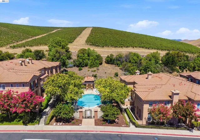 Condo for sale at 24 Meritage Cmn #1403, Livermore, CA 94551 | MLS# 41143200