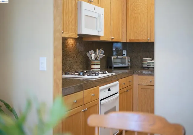 Listing Photo 5 - Condo for sale in building located at 24 Meritage Cmn, Livermore, CA 94551 - Unit #1403