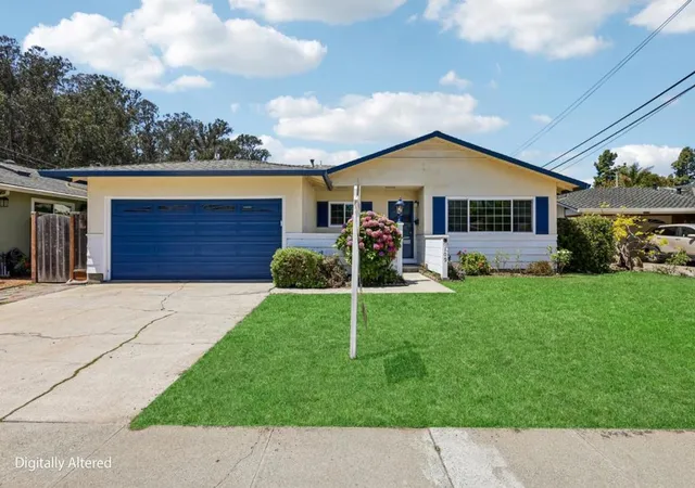 Photo 2 of Sale Pending at 109 Cabrillo St, Capitola, CA 95010 | MLS# ML82055529 | Listing updated on 2026-10-07