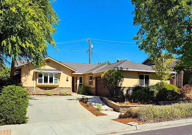1st image of 212 Dover St, Los Gatos, CA 95032 | MLS# ML82055896