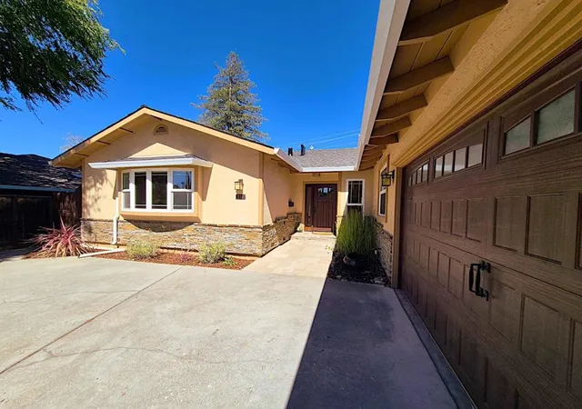 2nd image of 212 Dover St, Los Gatos, CA 95032 | MLS# ML82055896