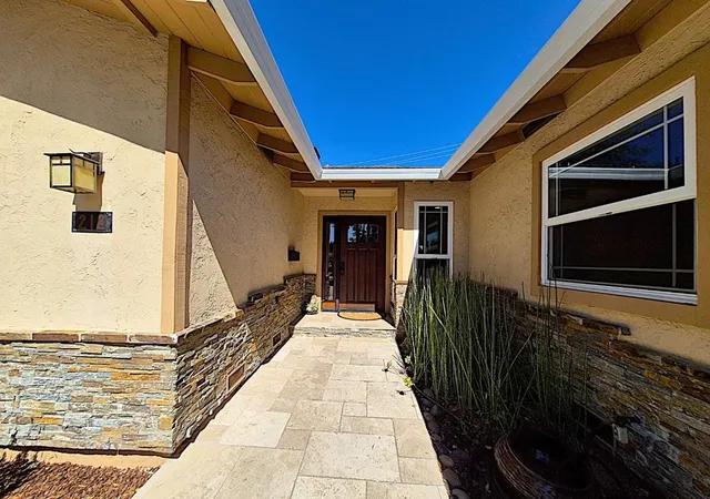 3rd image of 212 Dover St, Los Gatos, CA 95032 | MLS# ML82055896