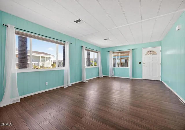 5th image of 5540 W 5Th St #111, Oxnard, CA 93035 | MLS# V1-37884