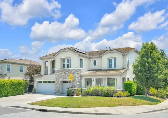 Photo 2 of Sale Pending at 190 Fennel Ct, Morgan Hill, CA 95037 | MLS# ML82055912 | Listing updated on 2026-10-07