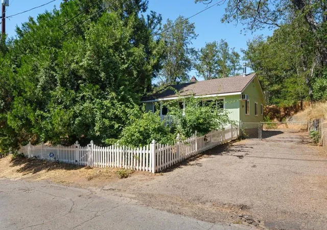 Photo 2 of Sale Pending at 2014 3rd, Julian, CA 92036 | MLS# 260018507SD | Listing updated on 2026-09-22