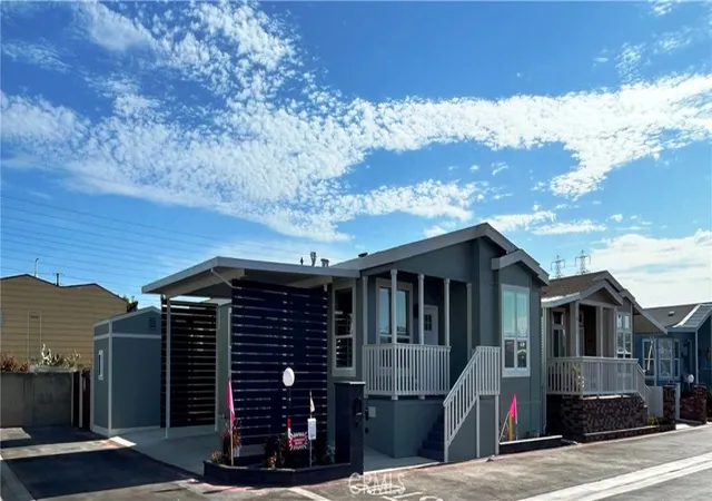 Photo 2 of Manufactured home for sale at 9850 Garfield Ave #68, Huntington Beach, CA 92646 | MLS# OC26165792 | Listing updated on 2026-10-02