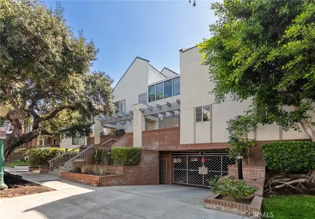 Listing Photo 24 - Condo for sale in 618 N Howard St located at 618 N Howard St, Glendale, CA 91206 - Unit #128