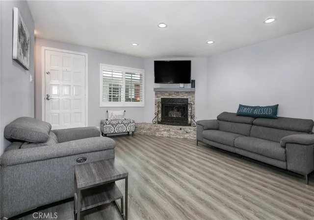 Listing Photo 3 - Condo for sale in building located at 618 N Howard St, Glendale, CA 91206 - Unit #128