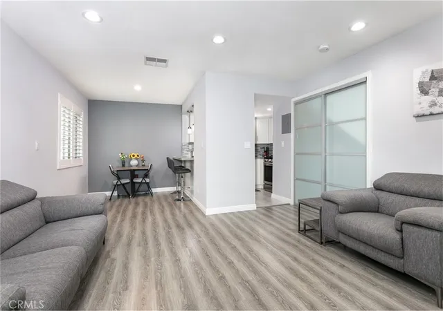Listing Photo 4 - Condo for sale in building located at 618 N Howard St, Glendale, CA 91206 - Unit #128