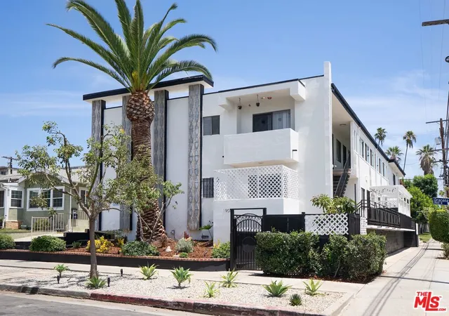 17th image of 1900 Dracena Dr, Los Angeles, CA 90027 | MLS# 26866033