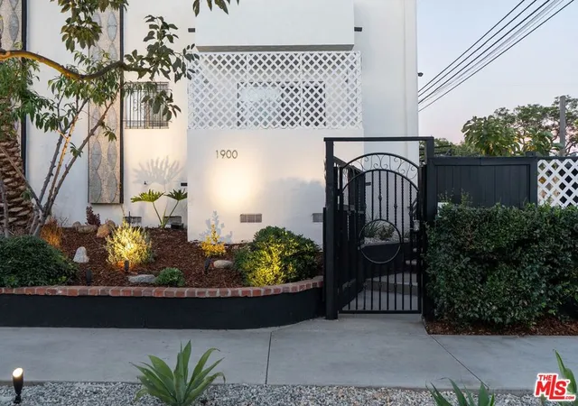 2nd image of 1900 Dracena Dr, Los Angeles, CA 90027 | MLS# 26866033