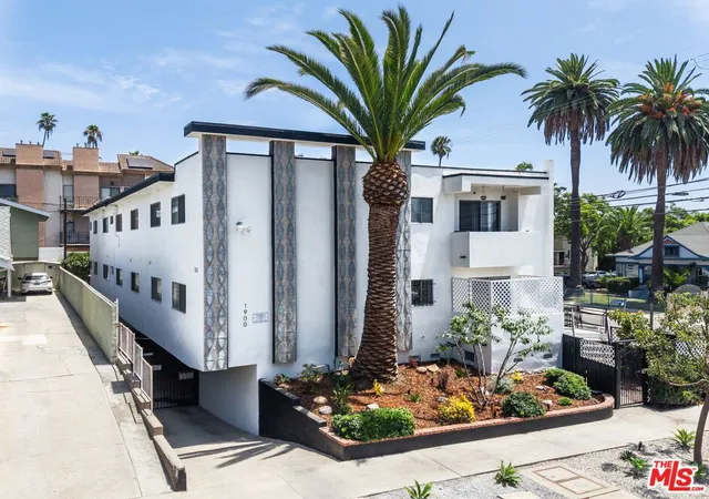 image of 1900 Dracena Dr, Los Angeles, CA 90027 | MLS# 26866033