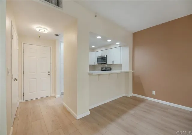 Listing Photo 1 - Condo for sale in building located at 620 State St, San Diego, CA 92101 - Unit #116