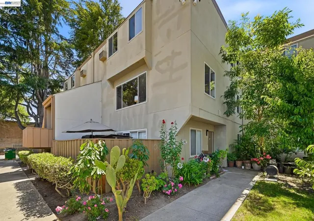 Photo 2 of Condo for sale at 4415 Norwalk Dr #3, San Jose, CA 95129 | MLS# 41143254 | Listing updated on 2026-10-09